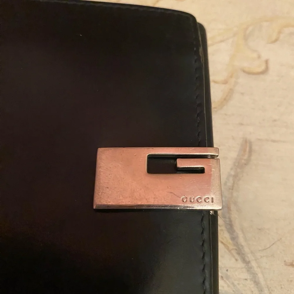 Gucci - VINTAGE - GUC - Black Leather Bifold Wallet - Tom Ford Era - Unisex